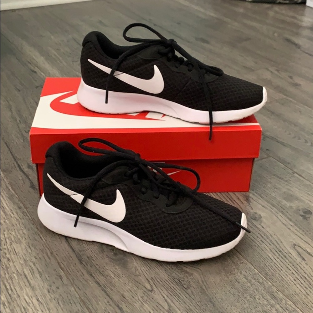Women’s Nike Tanjun Shoes